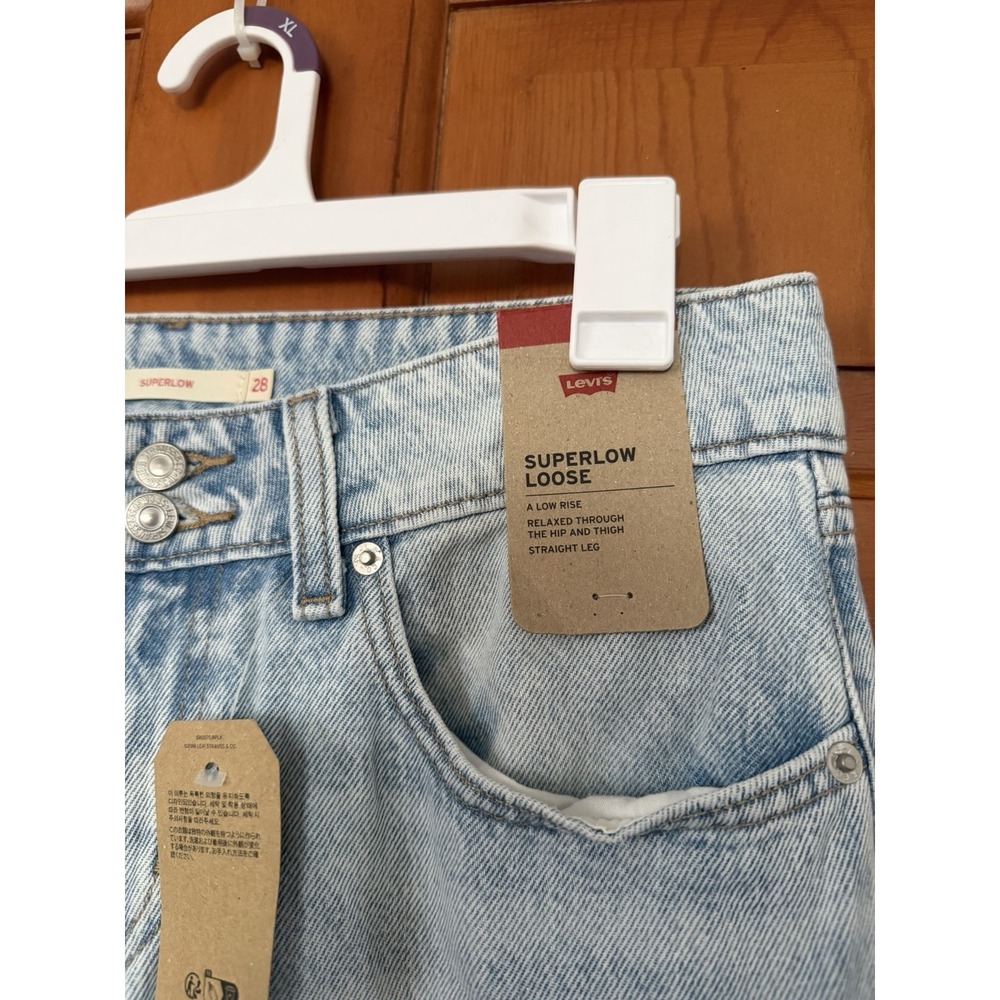 Women's Levi's Superlow Loose Straight Leg Jeans Light Blue Wash 28 X 32 NWT - Picture 3 of 13
